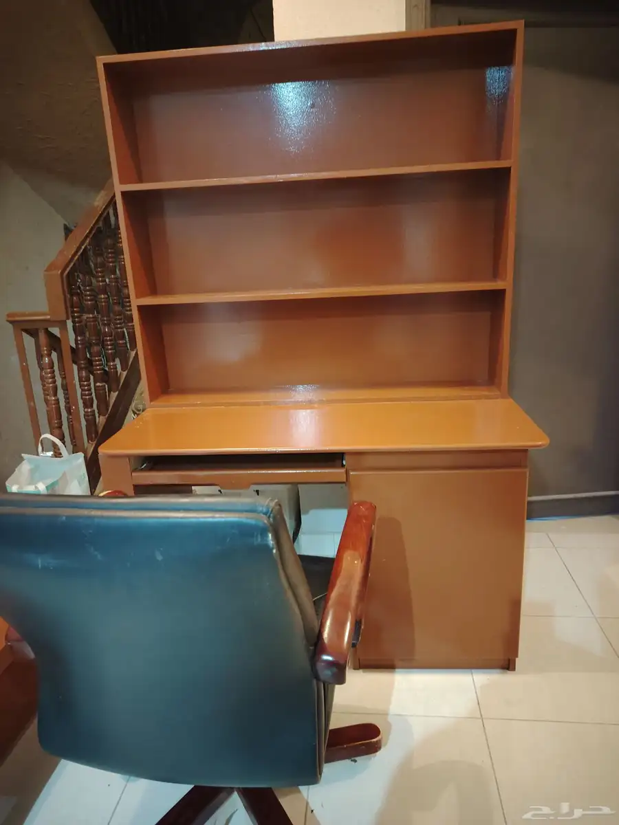 مكتب مستعمل للبيع 0