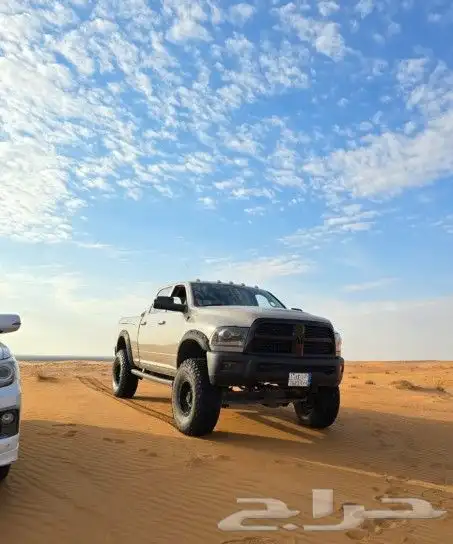 للبيع رام 2500 موديل 2015 ممشى قليل مرفع ليفت كيت من Rancho 2