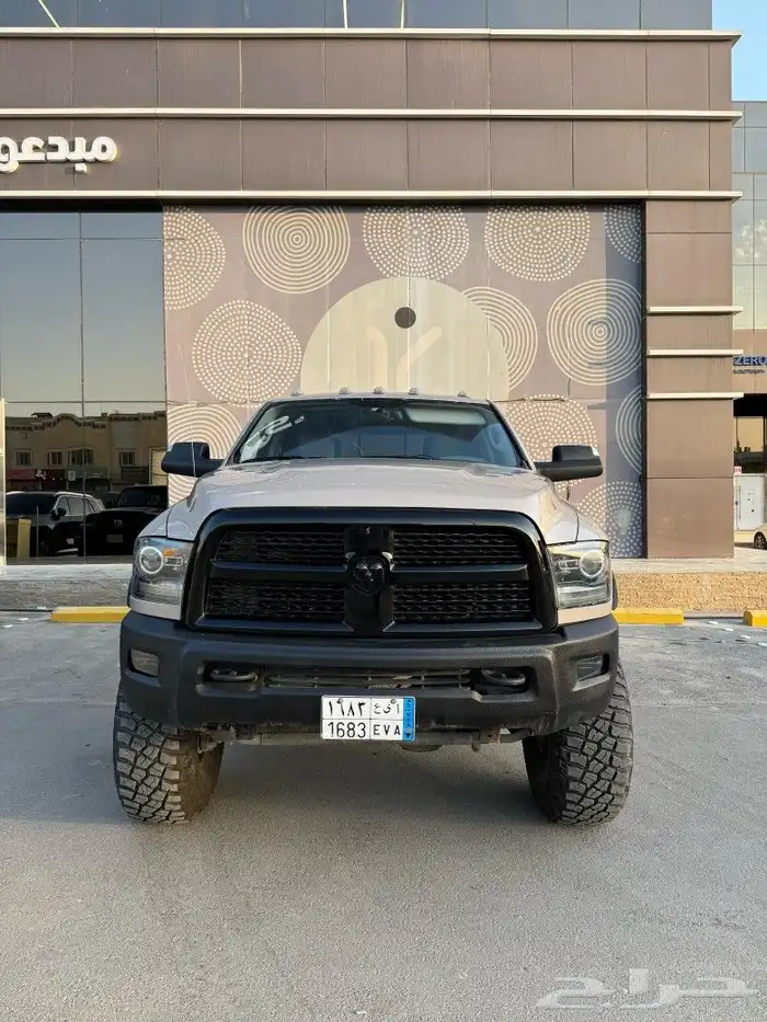 للبيع رام 2500 موديل 2015 ممشى قليل مرفع ليفت كيت من Rancho 8