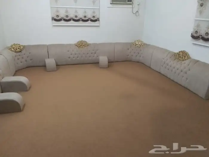 للبيع مساند نظيفة ب300 0
