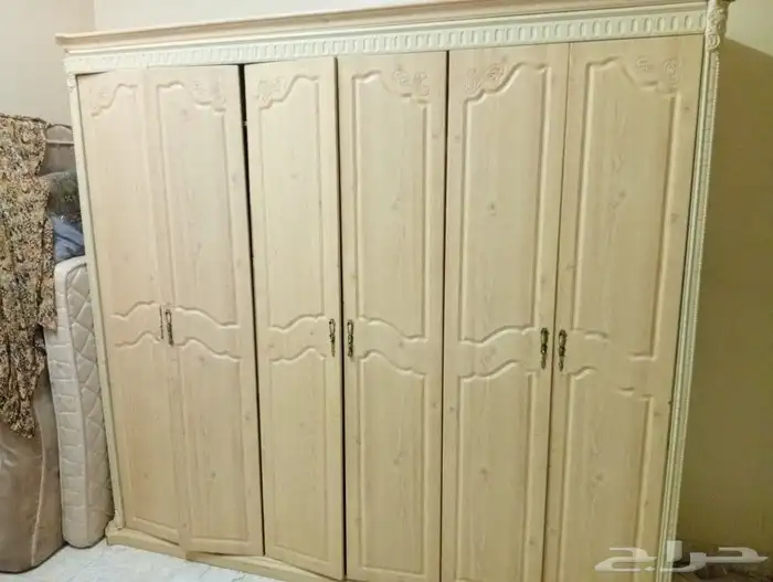 عفش مكون من دواليب و كنب 5