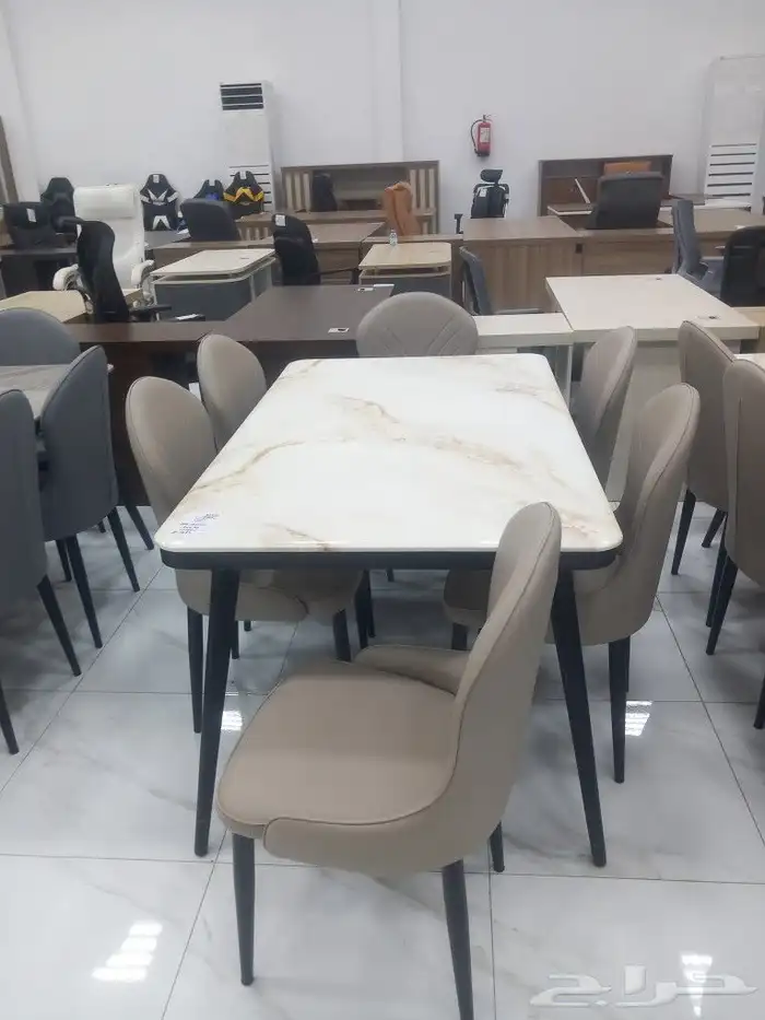 طاولات طعام رخام وكراسي جلد 5