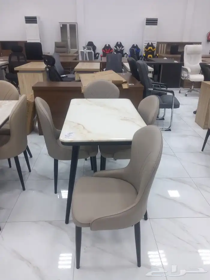 طاولات طعام رخام وكراسي جلد 8