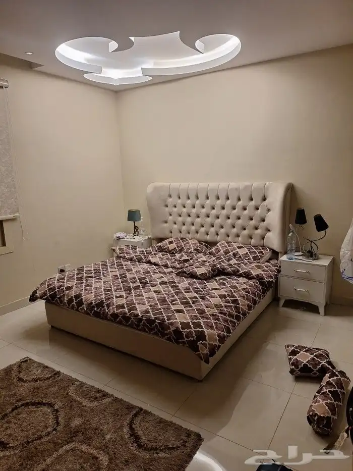 اثاث كامل شبه جديد مع المكيفات و دولاب المطبخ و الاجهزه 7