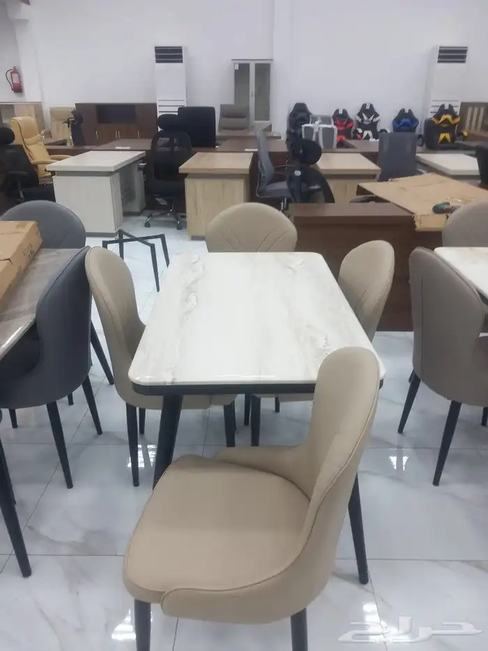 طاولات طعام رخام وكراسي جلد 7