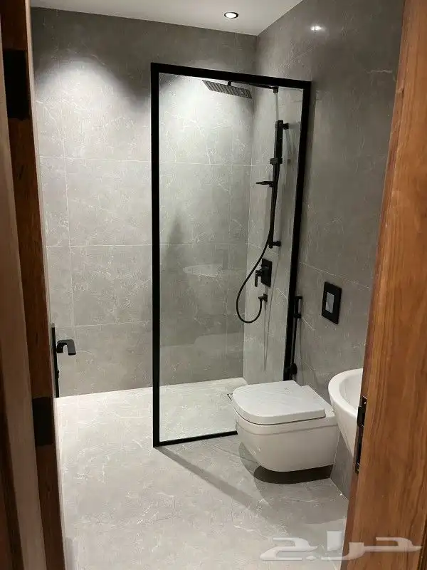 واجهات. قزاز. شاور. زجاج. أبواب. سيكريت 7