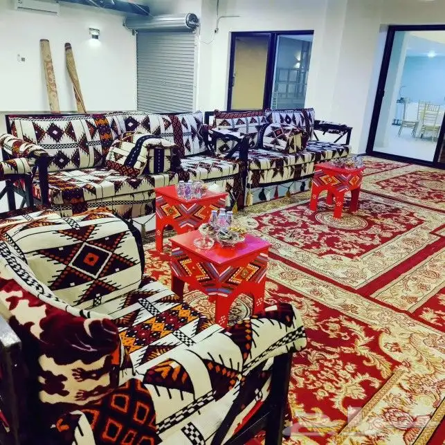 تاجير قهوجين وصبابين رجال ونساء كنب وكراسي زل طاولات ومضلات 0