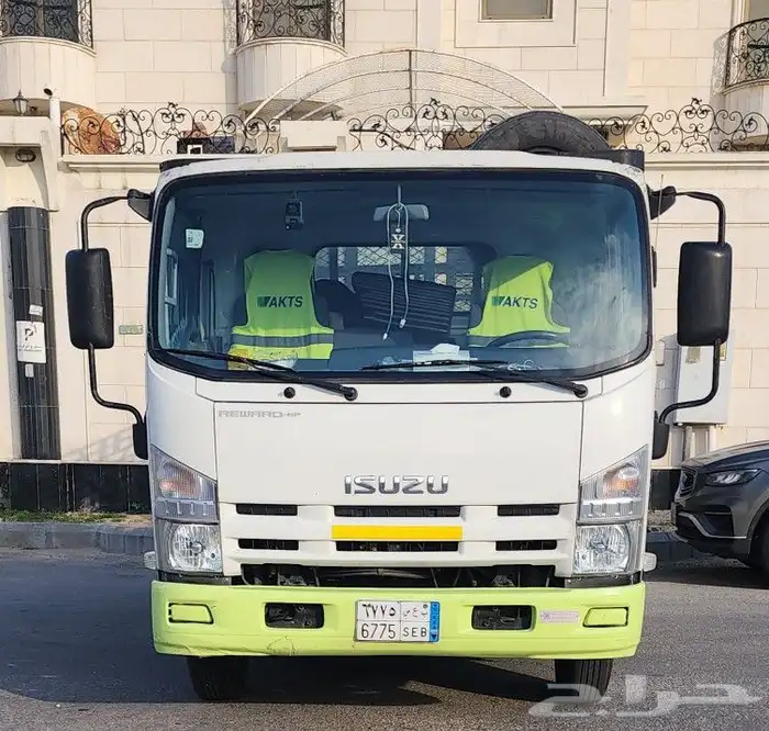 نقل عفش داخل وخارج الخبر والدمام 0