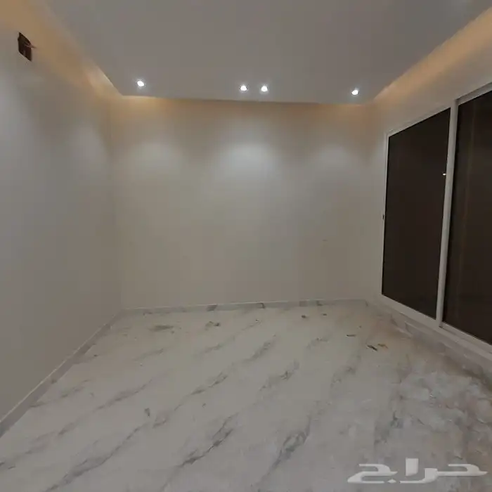 فيلا للبيع في حي العريجاء الوسطى 4