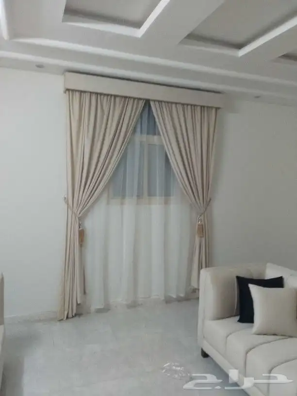 معلم تركيب ستائر 3