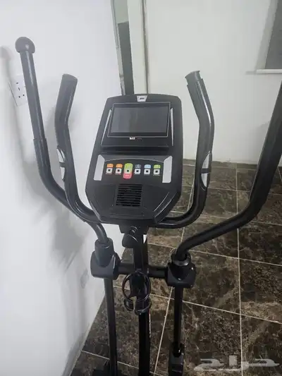 للبيع دراجه رياضيه. شاشة اندرويد. أسباني شبه جديده على السوم 1