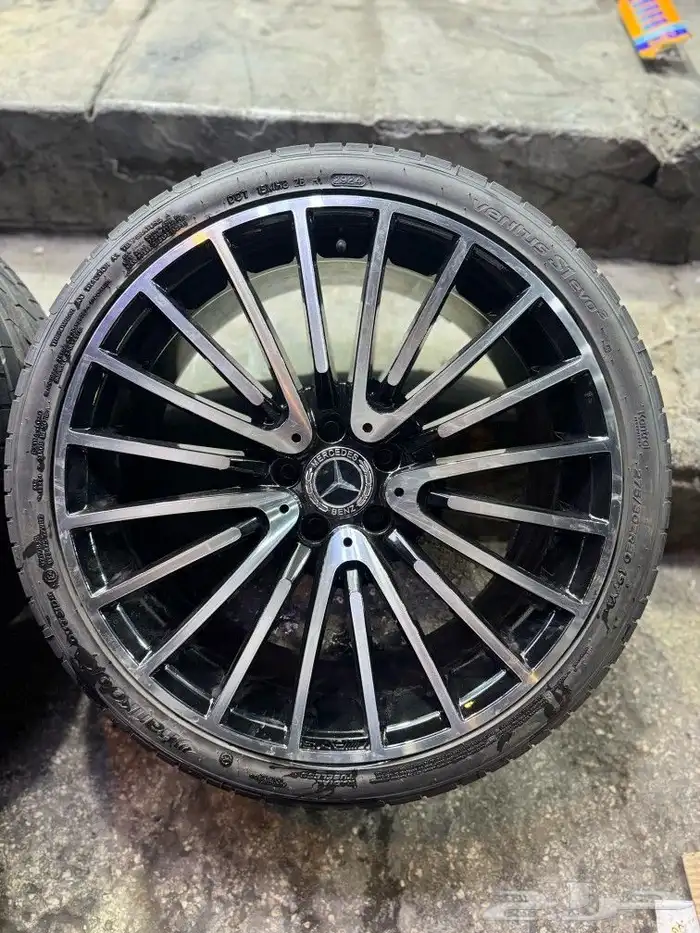 جنوط وكفرات مرسديس تجاري درجه اولى مقاس 20 4