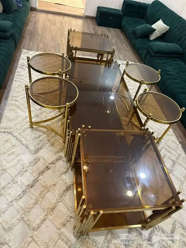 طاولات للبيع 1