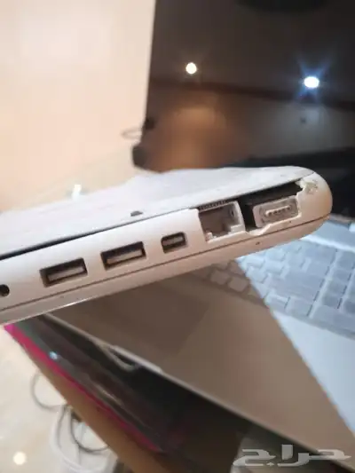 Apple macbook 13 inches 3