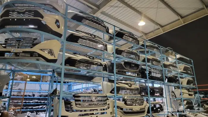 قطع غيار كل سيارات تويوتا صدامات وجهيات شمعات 0