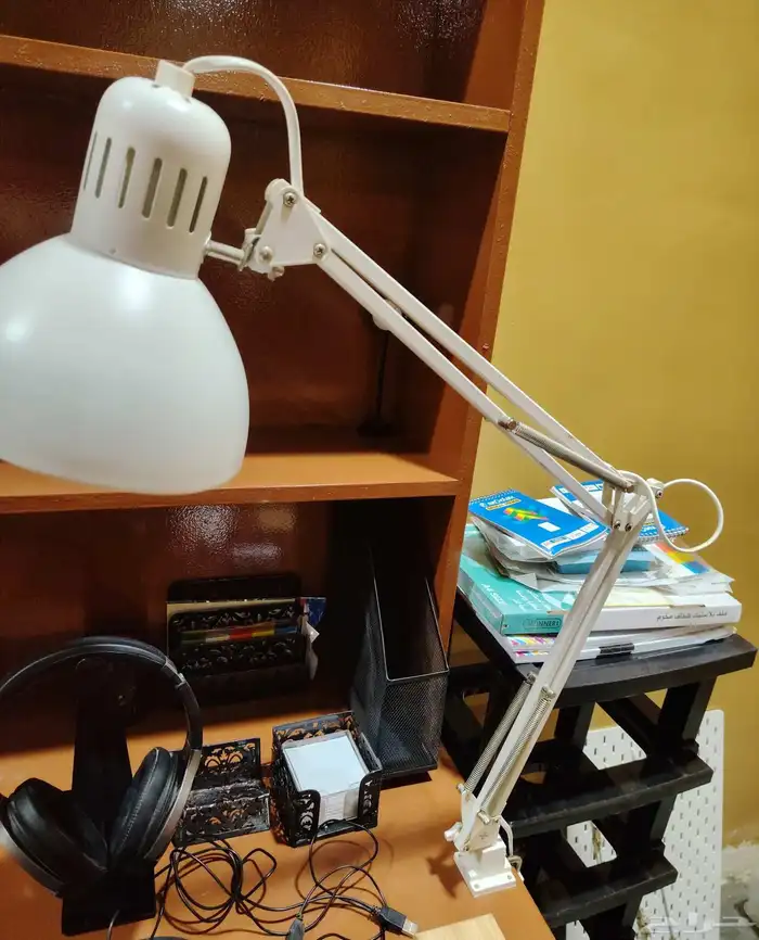 مكتب إضاءة سقف وموكيت و كرسي و إضاءة مكتب 11