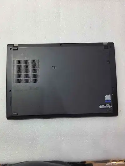 لاب توب لينوفو ثينك باد T14s بحالة ممتازة أخو الجديد 3