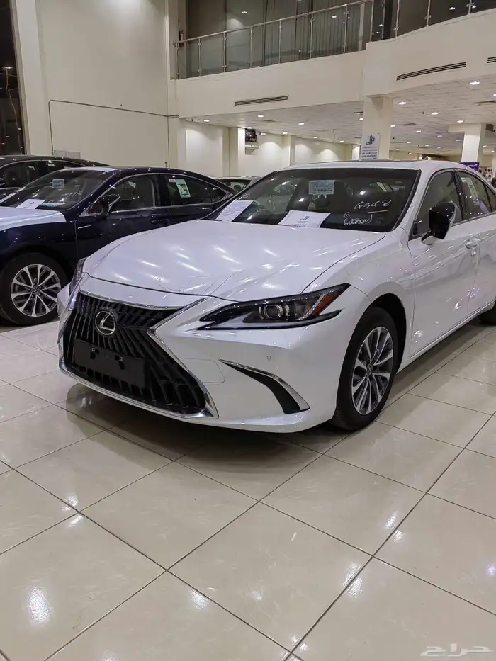 لكزس ES250AAموديل 2025 5