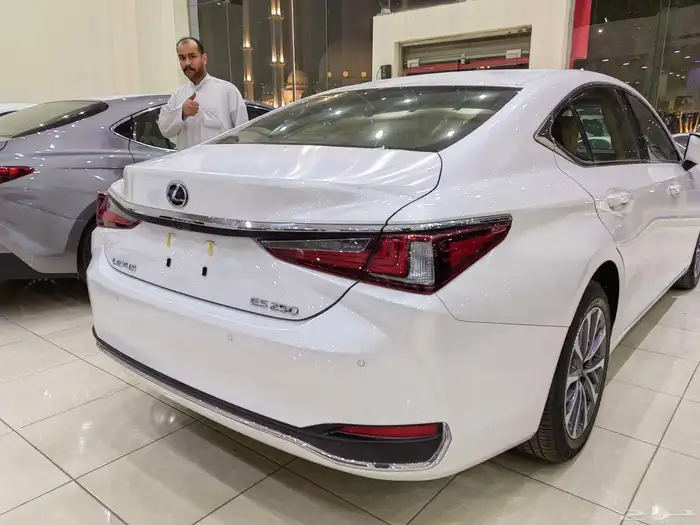 لكزس ES250AAموديل 2025 2