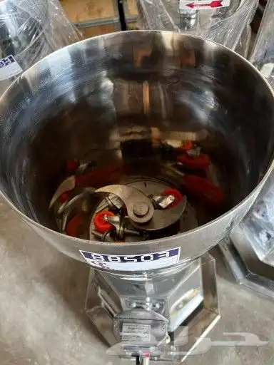 متوفر جميع مقاسات العجانات والفرادات واسعار جملة الجملة 10