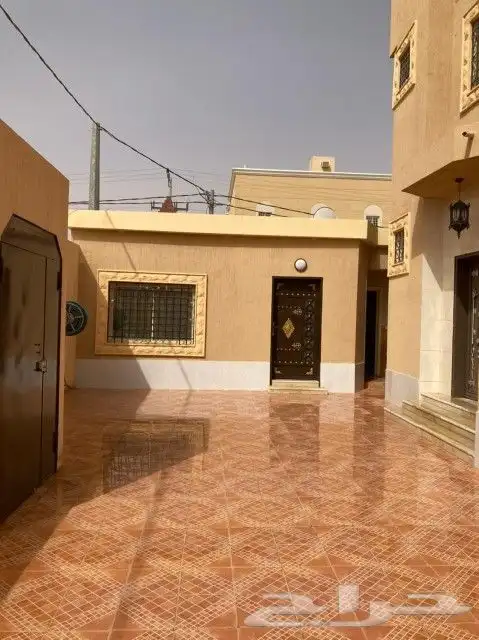 فيلا دورين درج مفصول 650م شارعين في المزاحمية للبيع 2