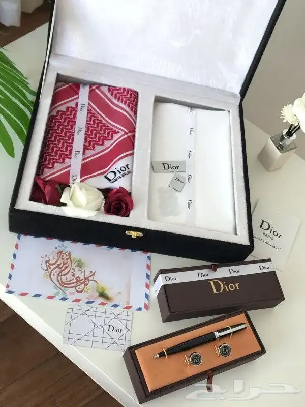 بوكسات هدايا نسائية ورجالية بالاسم 7
