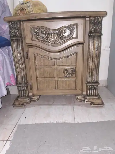 للبيع لدواعي السفر 2 سرير كبير 2كومدينه طاوله صغيره دولاب صغ 1