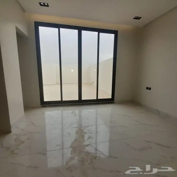 فيلا للبيع في حي العوالي 5