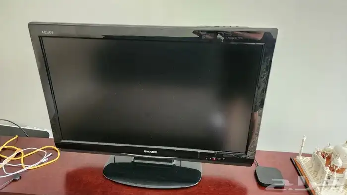 32  LCD minitor Sharp  AQUOS 0