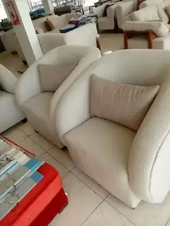 فني تفصيل وتنجيد جميع انواع الكنب والستائر 12