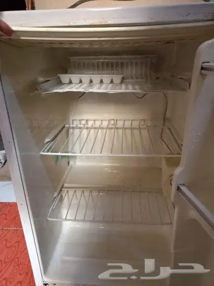 ثلاجه صغيرة حاله جيدة جدا 4