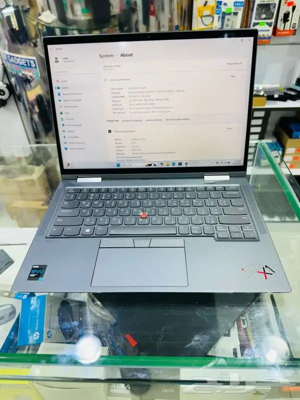Lenovo X1 Yoga Gen 6   i7   11   32GB   512GB SSD 8