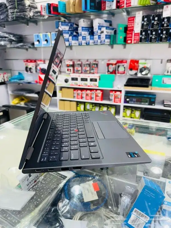 Lenovo X1 Yoga Gen 6   i7   11   32GB   512GB SSD 5