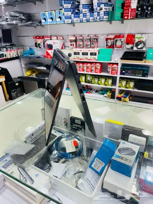 Lenovo X1 Yoga Gen 6   i7   11   32GB   512GB SSD 4