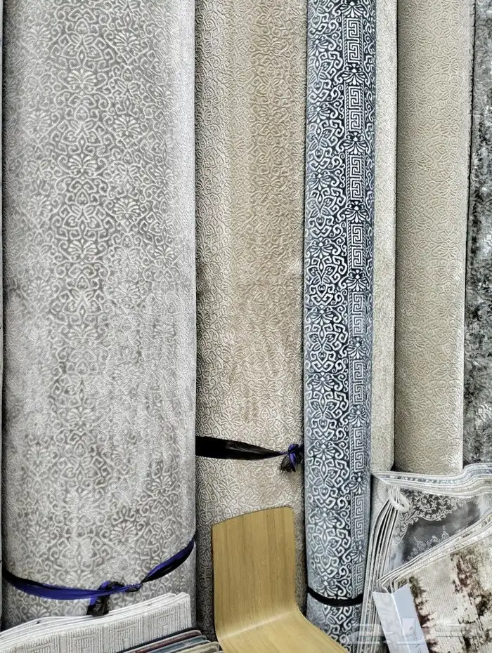 يوجد لدينا موكيت تركى وامارتى ووطني وجميع انواع الفنيل بلجيك 6