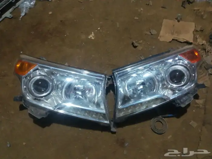 يوجد لدينا طقم شمعات جيب لاندكروزر موديل 2015اصلي وكاله 0