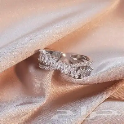 خاتم يخطف الأنظار مميز ويشع لمعان 14