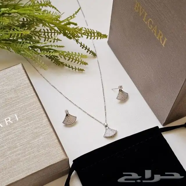 هدايا العيد نص طقم مطلي ذهب عيار 21 بسعر 150 1