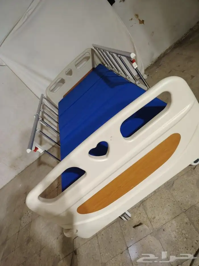 سرير طبي 1