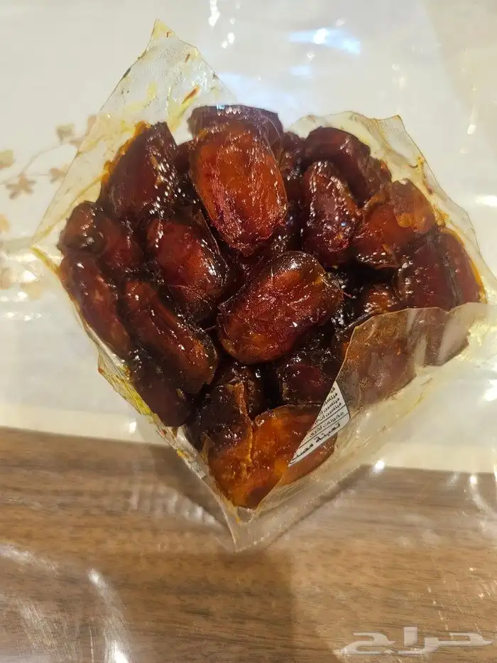 تمر خلاص بالزعفران ( 100 ريال ) 1