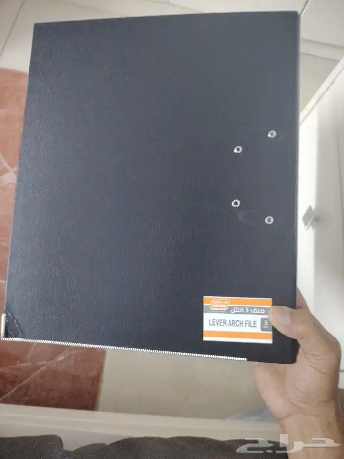 ملفات جديده اللون اسود كبيير 3 انش متبقي 20 ملف 2