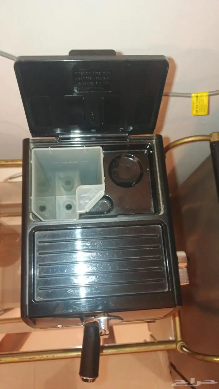 مكينة صانعة القهوة الاسبريسو نظيفه جدا نفس الجديده 0