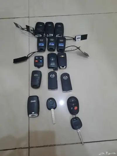 مفاتيح سيارات اصلية منها مستخدم بسيط ومنها جديد للبيع 0
