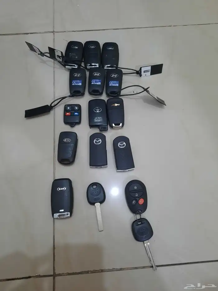 مفاتيح سيارات اصلية منها مستخدم بسيط ومنها جديد للبيع 0
