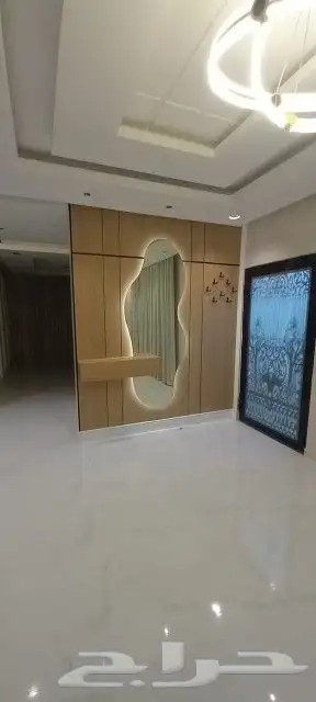 ديكوات شاشات  ديكورات ارفف ارفف تحت الدرج ديكورات مداخل 8