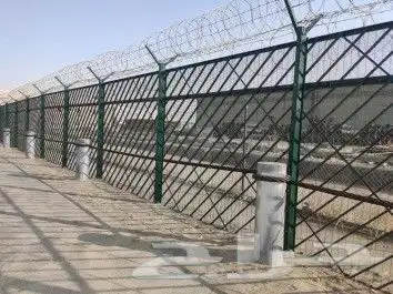 نقوم بتوريد وتركيب جميع الشبوك المجلفنه والعاديه والبوابات 0