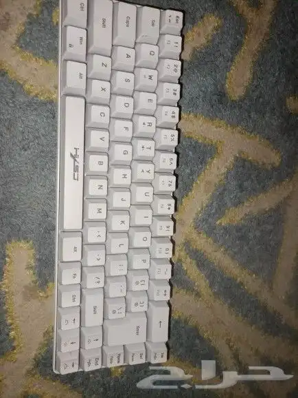 كيبورد لون ابيض قيمنق 0