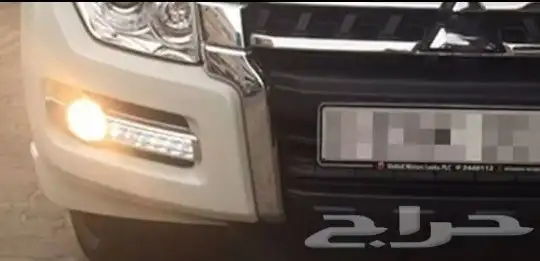 للبيع طقم انوار ليد وكشاف مع غطاء متسوبيشي باجيرو موديل 201 4
