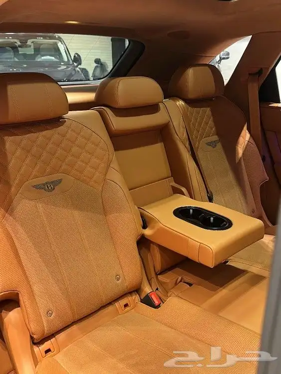 Bentley Bentayga S 2023 10