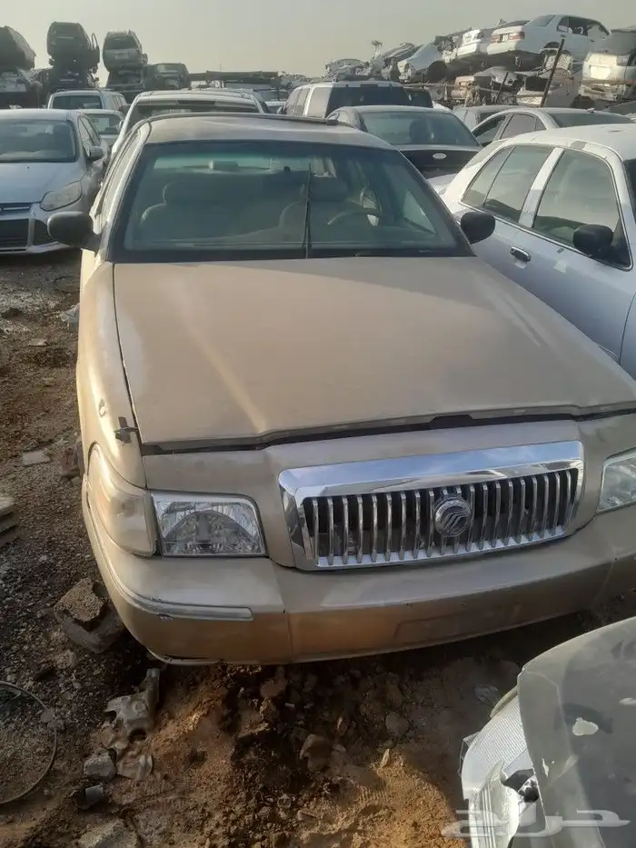 يوجد لدينا قطع غيار سيارات فورد فكتوريا ماركيز مسقطة 2000 2 6